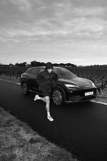 loan-rembeau-@cowhoodie-byd-sealion-7-jogging-dans-les-vignes